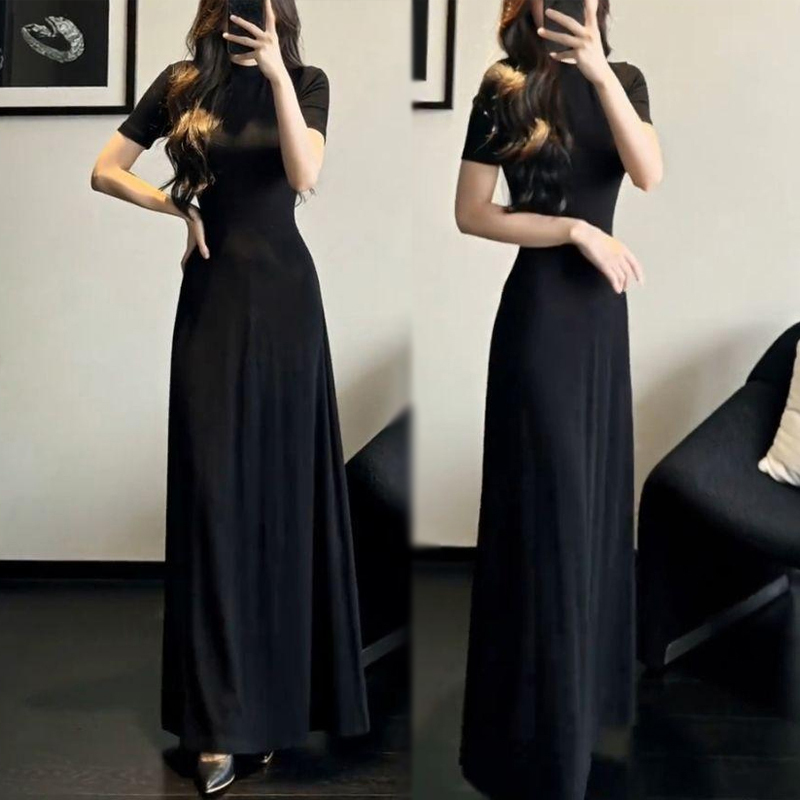 French-Style Round-Neck Short-Sleeved Dress, Elegant and Sexy, Slim-Fitting, Large-Swing Skirt, Black Floor-Length Dress for Petite Women