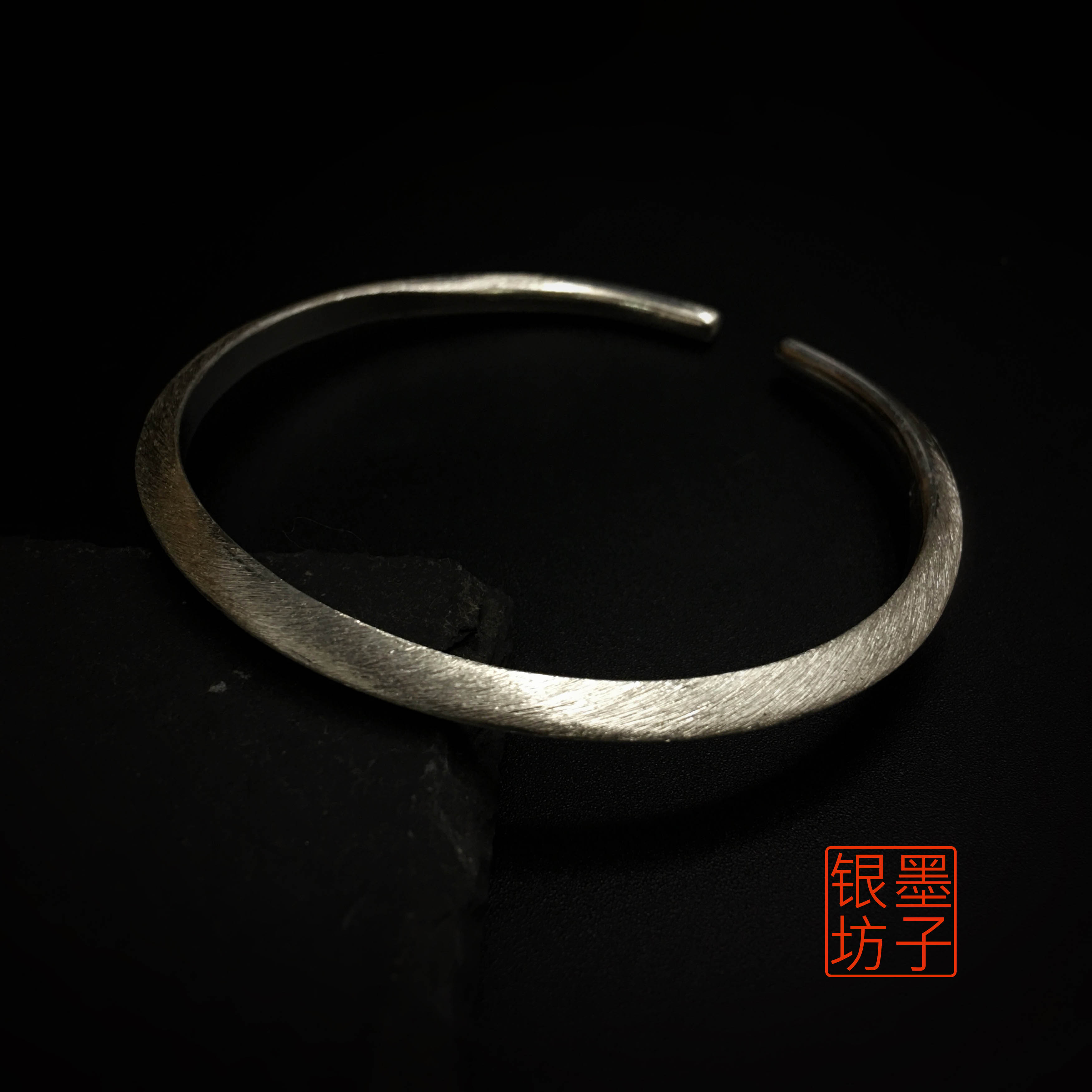 Original design 999 pure silver ancient simple character triangle frosted literary art cold and small niche air bracelet