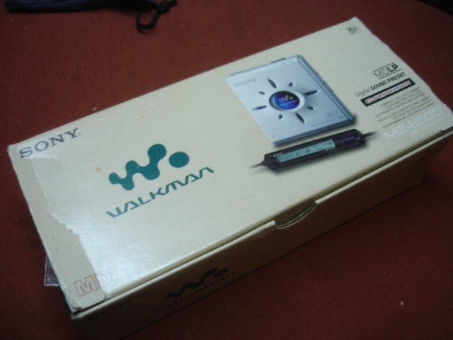 SONY MZ-E500 is charged with a new full set (MZ-E2 MZ-E3 MZ-E50)