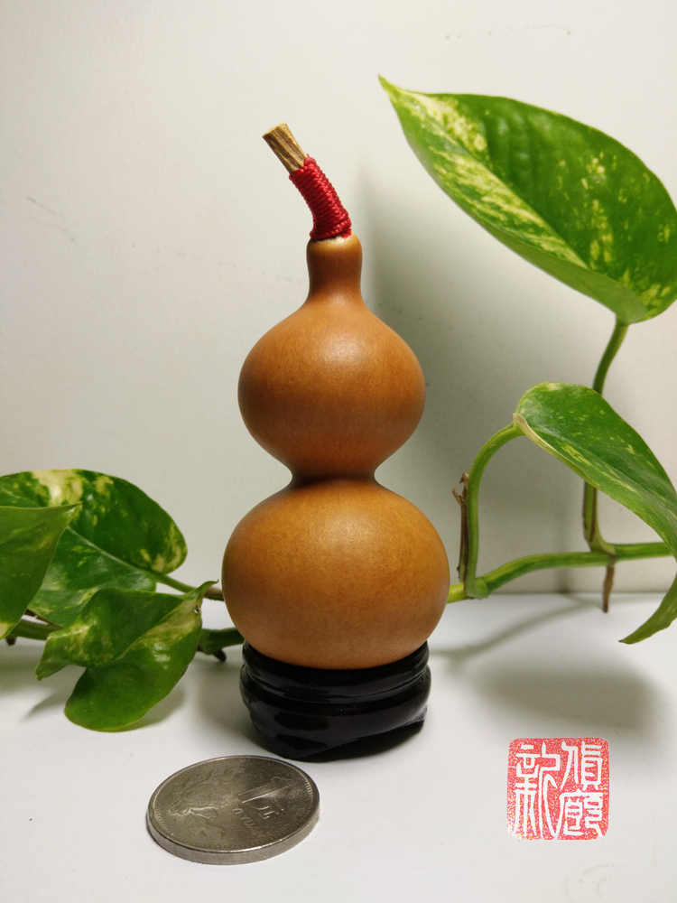 Small court hand-twisted old gourd, height 7 5cm, porcelain skin, ring seeds, all products are flawless, selected in 2017