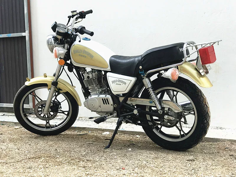 Мотоцикл Suzuki 125 см³, 5 передач, импортный б/у, состояние 90% — синий или золотой