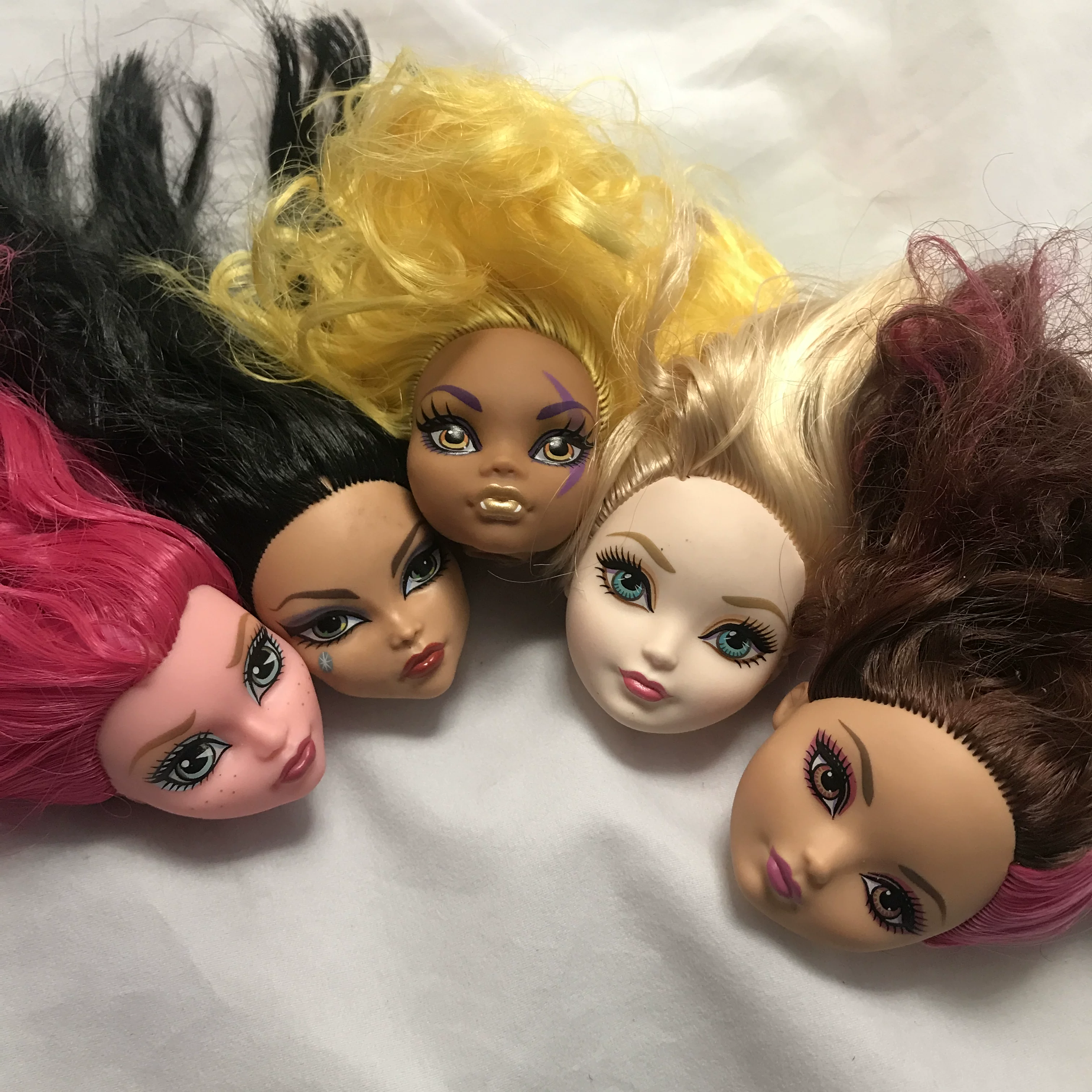 Натуральная крупнооптовая Гонконг Monster High школьная сказка эльф высшая школа голова младенца с макияжем голова младенца с множеством стилей постоянно обновляется