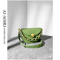 (British AJ AOIRJ) niche design leather saddle bag premium sense chain shell bag cross-body bag