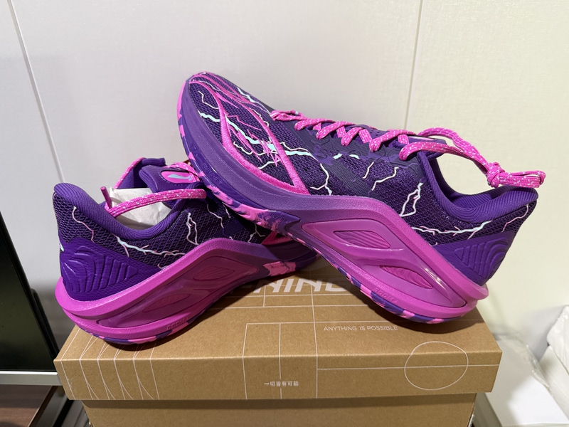 Lining Hurricane 2 Extreme Power Thunderstorm Low-Top Professional Competition Basketball Shoes Men's Purple Lining Hurricane 2 Extreme Power Thunderstorm Low-Top Professional Competition Basketball Shoes Men's Purple