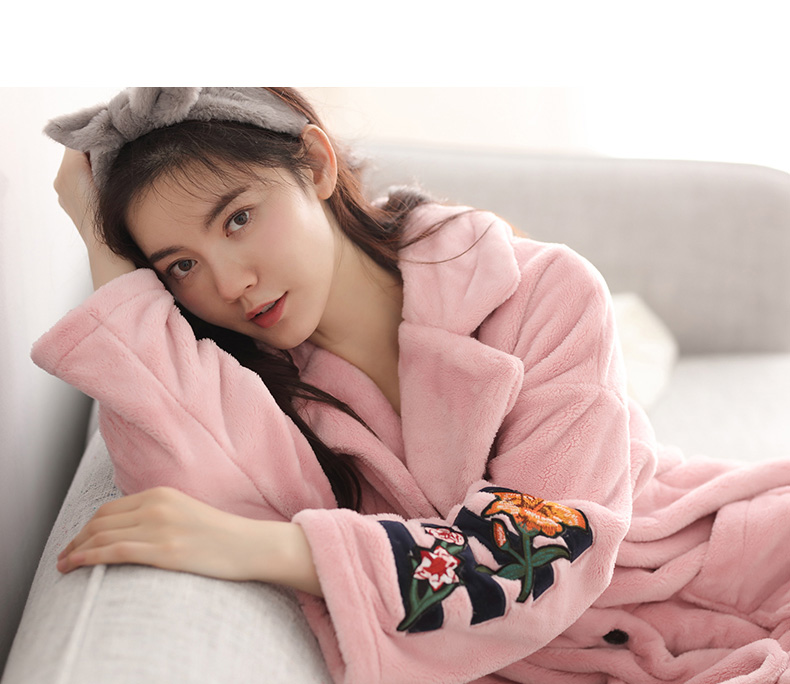 Mùa đông nhung san hô nhung nữ đồ ngủ Áo len nữ Hàn Quốc áo ngủ dài dày áo choàng flannel ấm áp áo ngủ thu đông Hàn Quốc