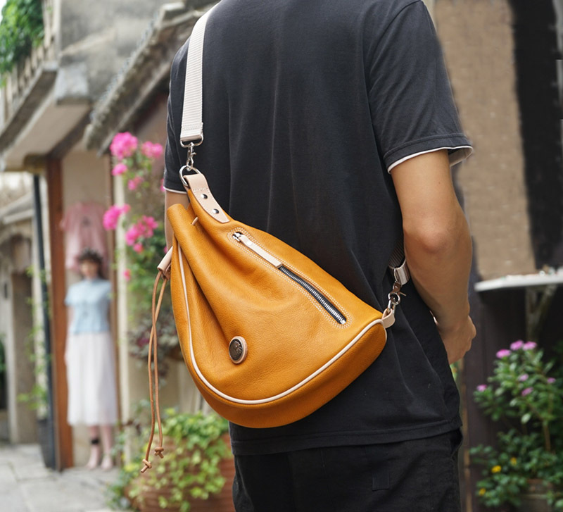 Leather Crazy Horse First Layer Cowhide Unisex American Style Unique Crossbody Red Moon Backpack Motorcycle Bag Dumpling Bag Available in Six Colors