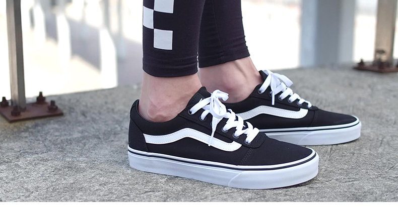 Vans Vans nữ giày thể thao màu đen giày vải | VN0A3IUN187 thegioigiaythethao