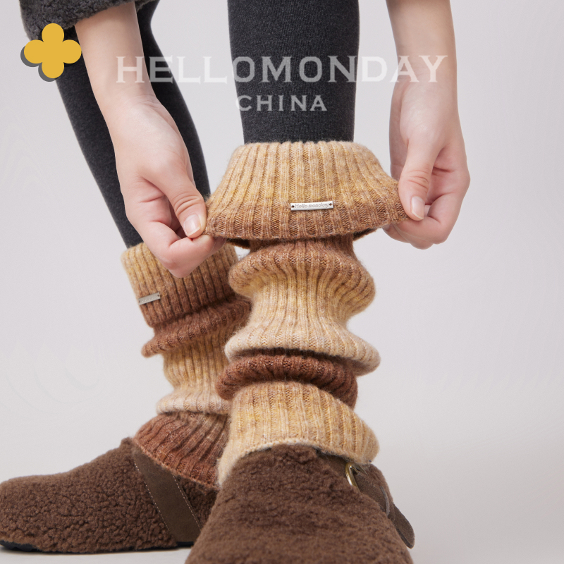 Casual Studio Socks for Women, Autumn and Winter, Metal Logo Gradient Wool Leg Warmers, Thickened Chunky Knit Leg Warmers for Girls Casual Studio Socks for Women, Autumn and Winter, Metal Logo Gradient Wool Leg Warmers, Thickened Chunky Knit Leg Warmers for Girls