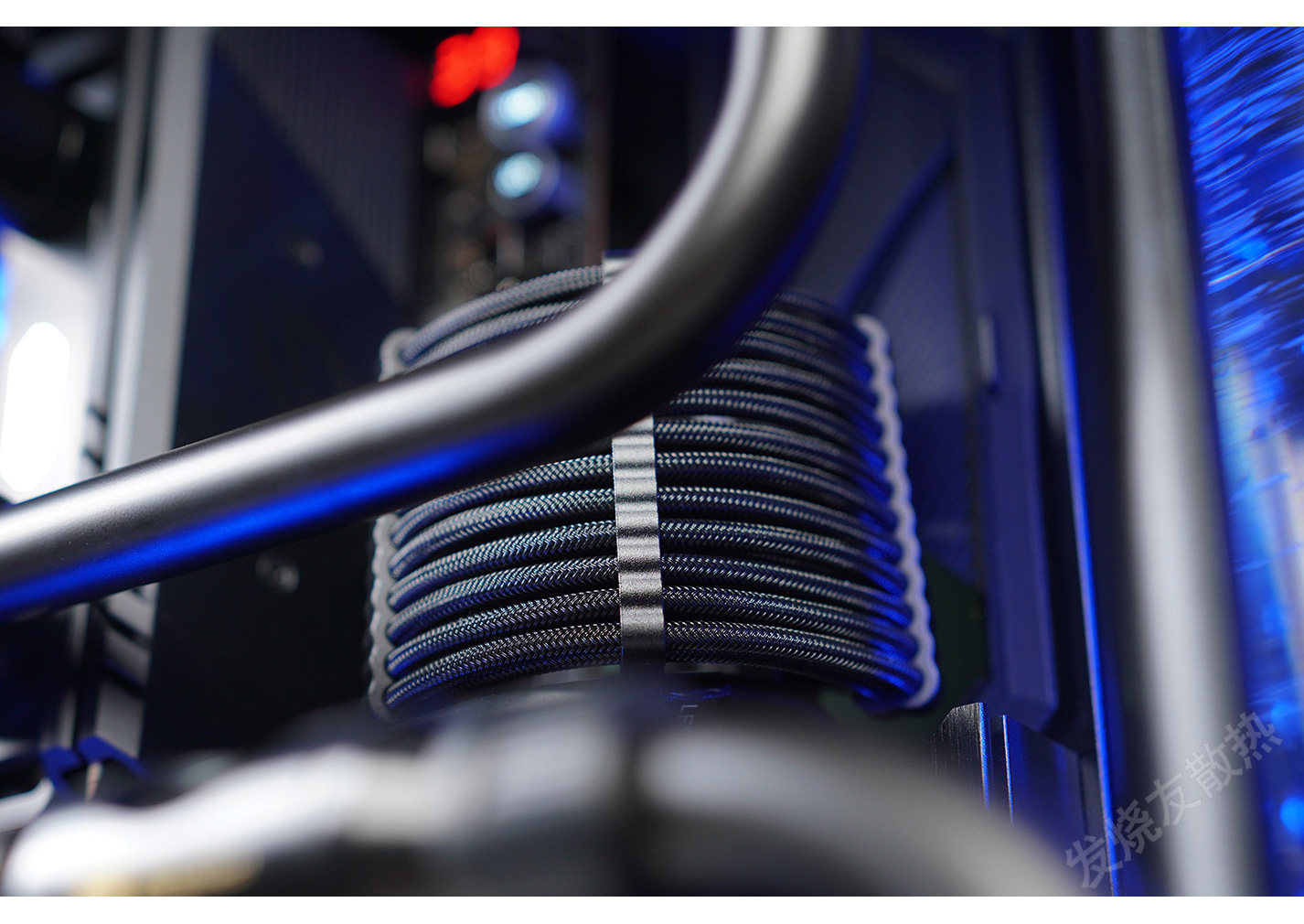 Шасси питания вентилятор комплект поставки  发烧友水冷|rog创世神701机箱 金属硬管ek水冷方案 cpu显卡散热 Ekwb