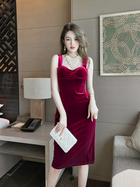 Red host dress female party show thin velvet suspender French dress lady birthday light luxury dress