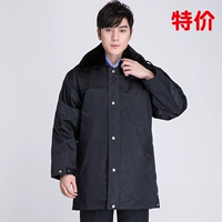 Непромокаемое пальто средней длины