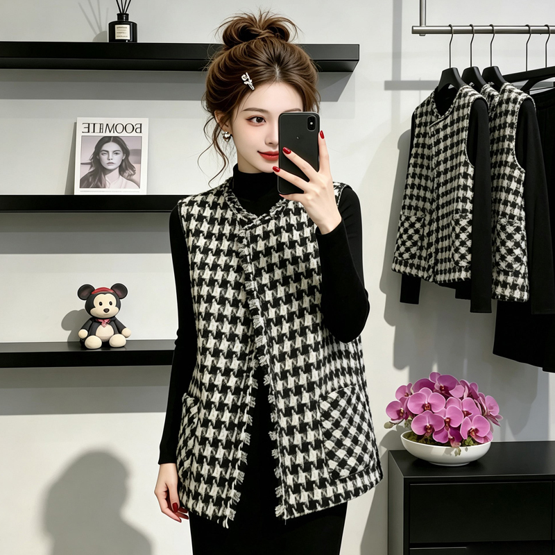 Houndstooth Stylish Vest for Women 2026 New Model Outerwear Layering Fashion Trendy Youthful Jacket Vest for Autumn Wear Houndstooth Stylish Vest for Women 2026 New Model Outerwear Layering Fashion Trendy Youthful Jacket Vest for Autumn Wear