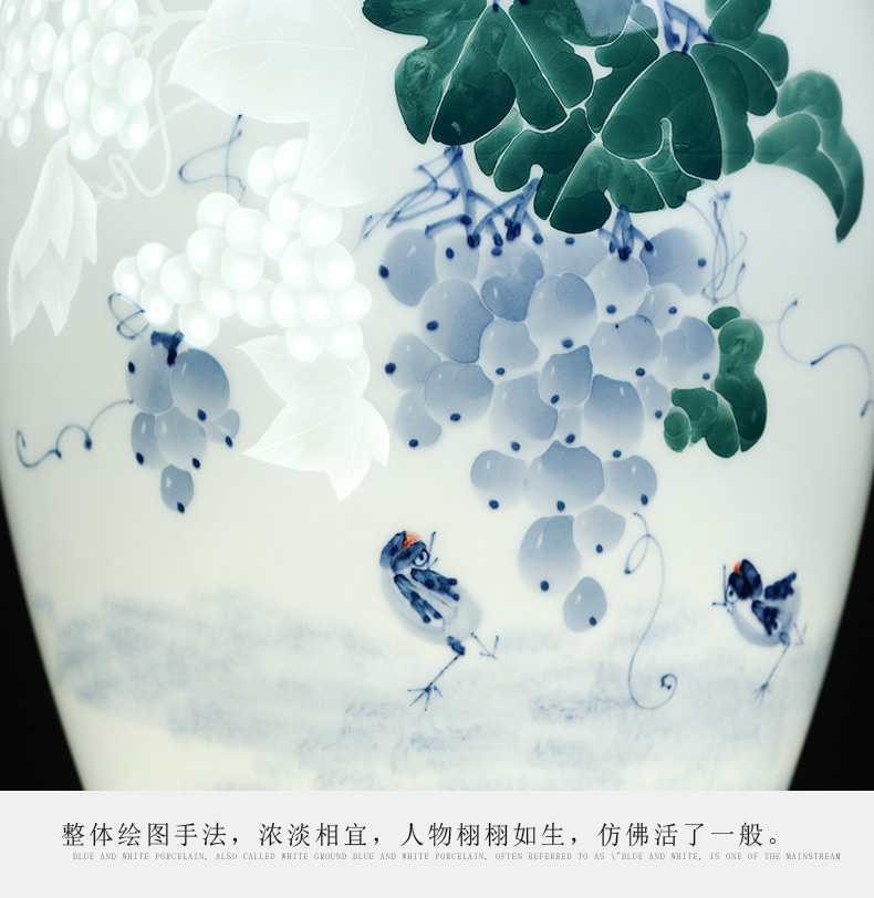 Jingdezhen ceramics famous hand - made thin foetus vases, flower arranging new Chinese wine porch sitting room adornment is placed