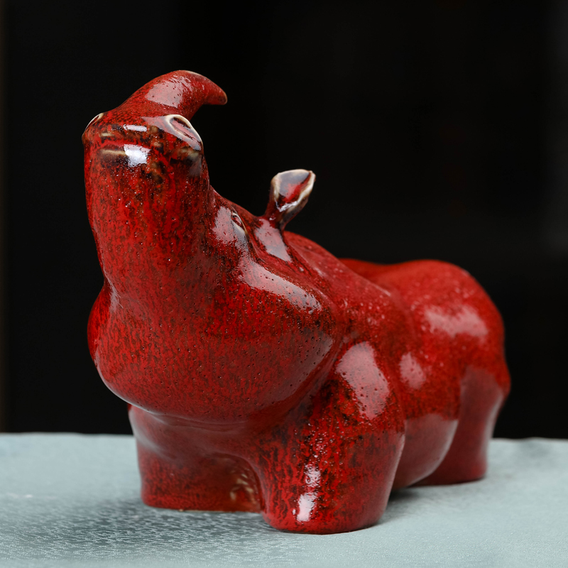 Jingdezhen ceramics bullish furnishing articles lucky town curtilage sitting room of the new Chinese style and creative office home decoration