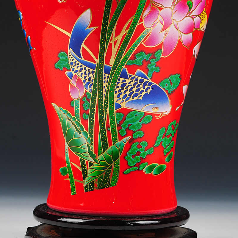 Jingdezhen ceramics China red lotus vase more modern home furnishing articles every year