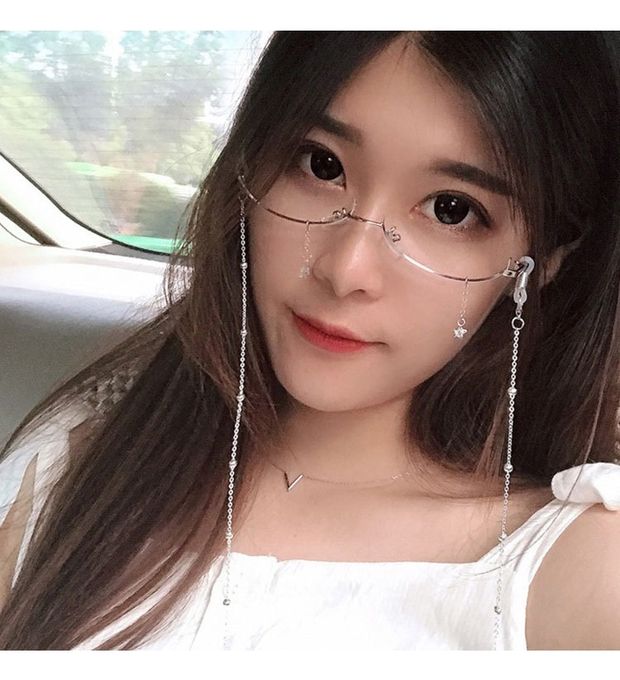 Kính nửa khung dưới rung cùng một đoạn thả không có ống kính in dây đeo nữ trang trí mặt dây chuyền gương phẳng khung kính kính mát nữ