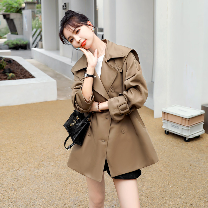 SNICYKER Card its color short version of the wind clothes Girl 2022 Spring autumn season new Korean version Loose Milk Ensemble Wearing A Hitch Coat