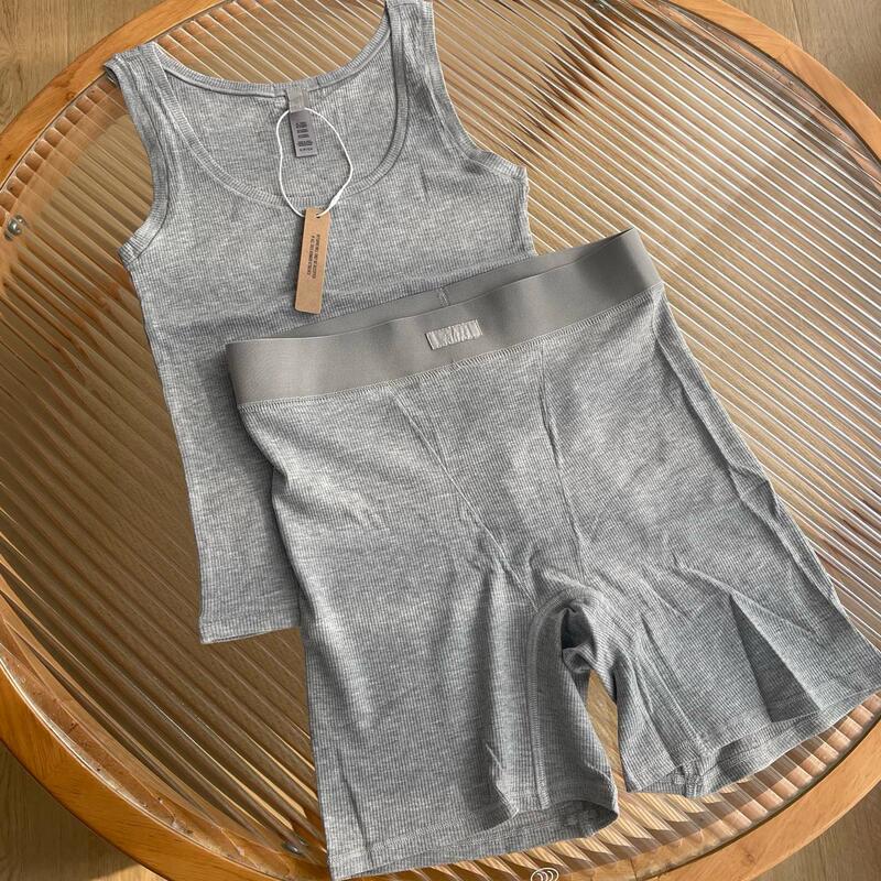 Clearance Skims Kardashian Alternative Round Neck Tank Top Slimming Solid Color Versatile Elastic Large Leggings Shorts Set