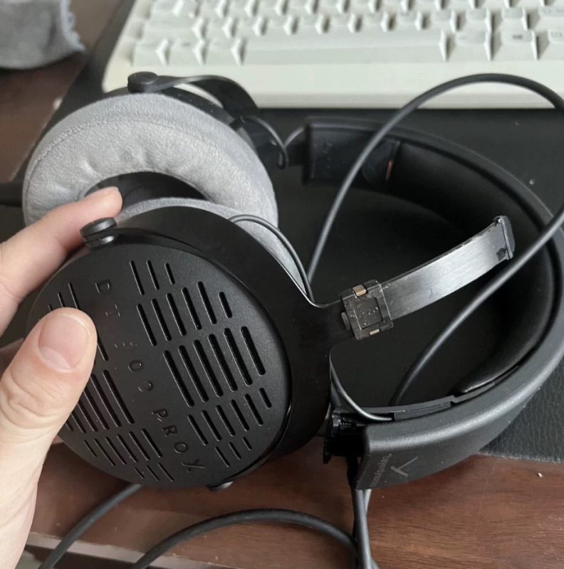Suitable for Beyerdynamic Dt1990 Dt1770Pro Headphone Repair Headband Breakage Ear Pads Headband Leather Sponge