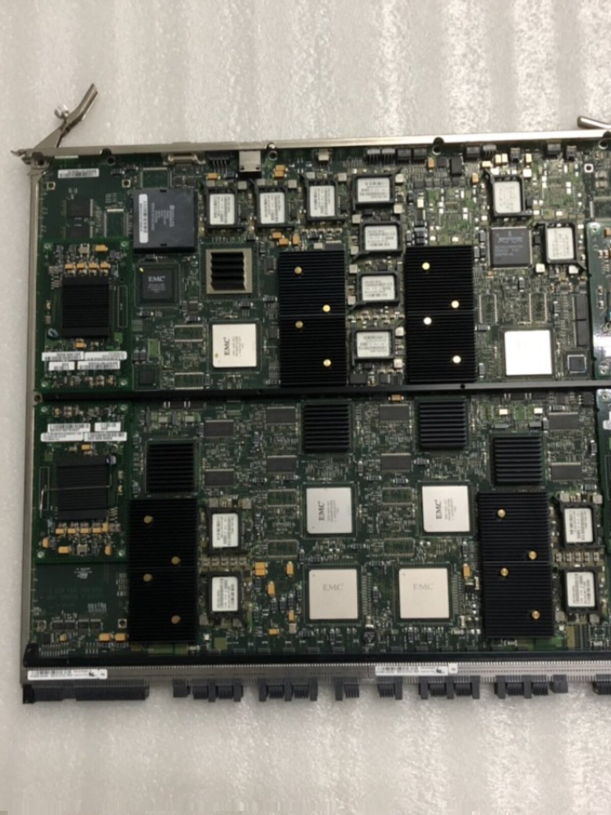 293-801-970D EMC DMX3 Storage Universal Director 4 Fibre MEZZ 1 293-801-970D EMC DMX3 Storage Universal Director 4 Fibre MEZZ