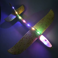 Желтый самолет с подсветкой