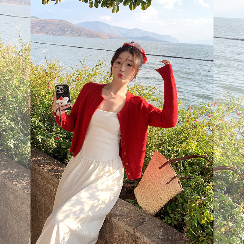 Sweet Rice Zhou Red Cardigan with Suspender Skirt for Women 2026 New Autumn Outfit Knitted Sweater Jacket Early Autumn Top Sweet Rice Zhou Red Cardigan with Suspender Skirt for Women 2026 New Autumn Outfit Knitted Sweater Jacket Early Autumn Top