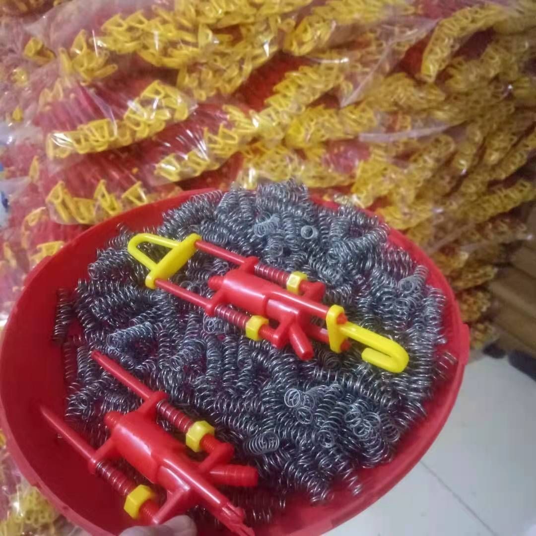 2025智能化养殖:新U式普拉松自动饮水器开关,鸡鸭鹅鸽调水更高效?