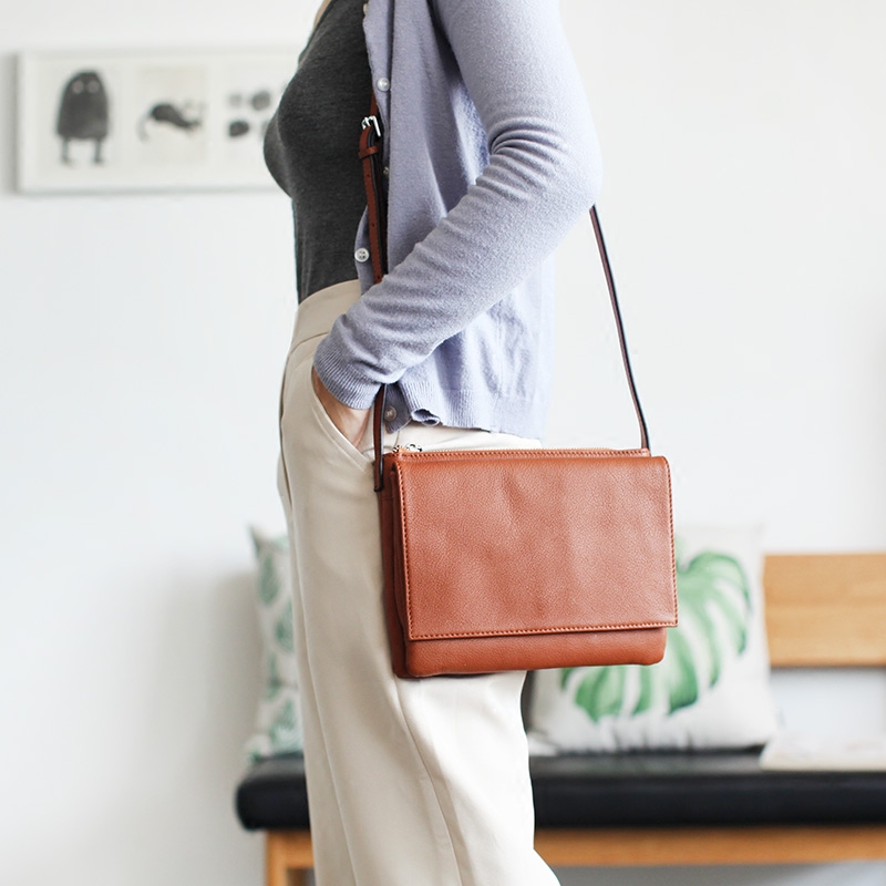 Bugu Forest Cow Leather Small Satchel Bag Woman Single Shoulder Oblique Satchel Bag Mezzanine Bag Retro Art 100 Lap Bag B102