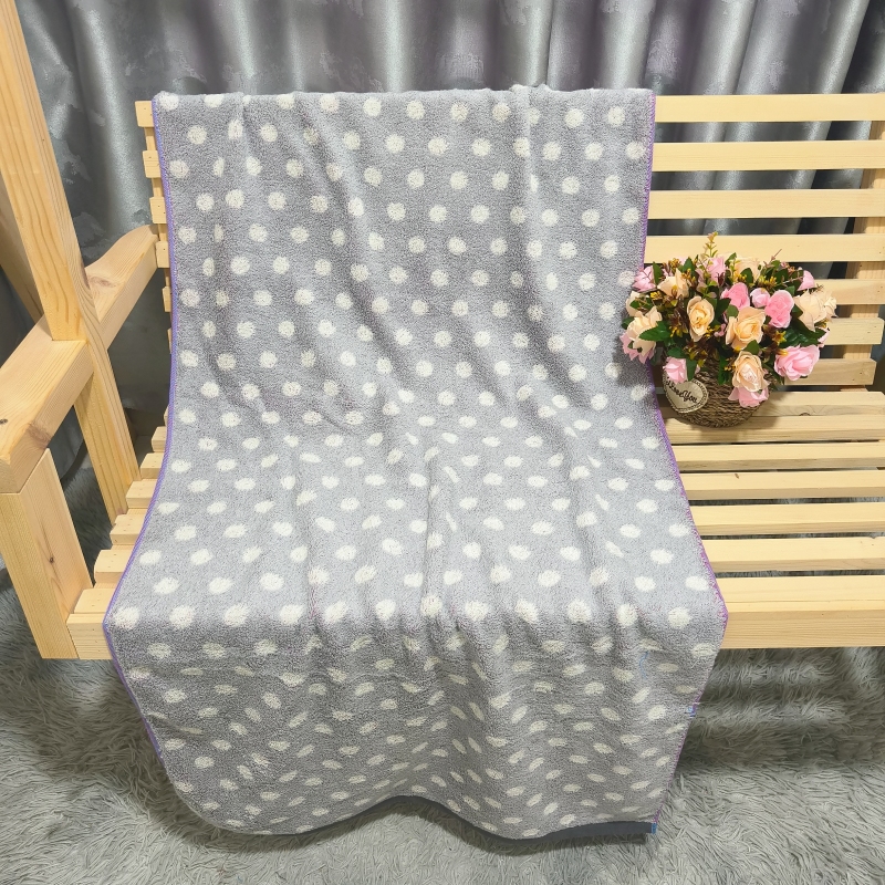 Free Shipping, Japanese Order Within 24 Hours, Pure Cotton Weak-Twist Bath Towel, Terry Jacquard, Soft and Absorbent, 60*120, Polka Dot, Simple Design