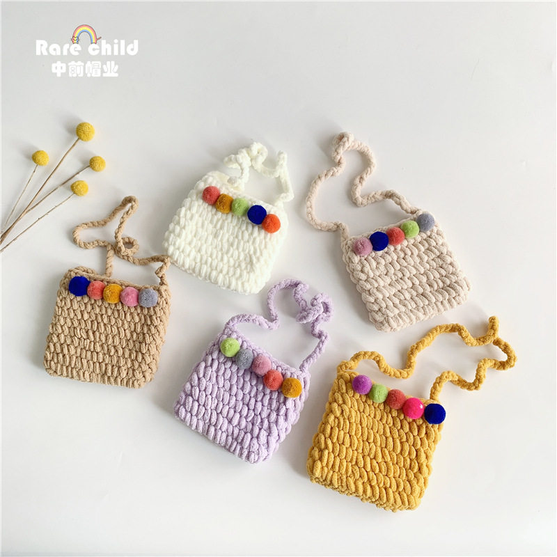 ins Child hair line slanted satchel 21 Winter Korean version male and female baby Fairy ball hairy and furry shaped single shoulder bag