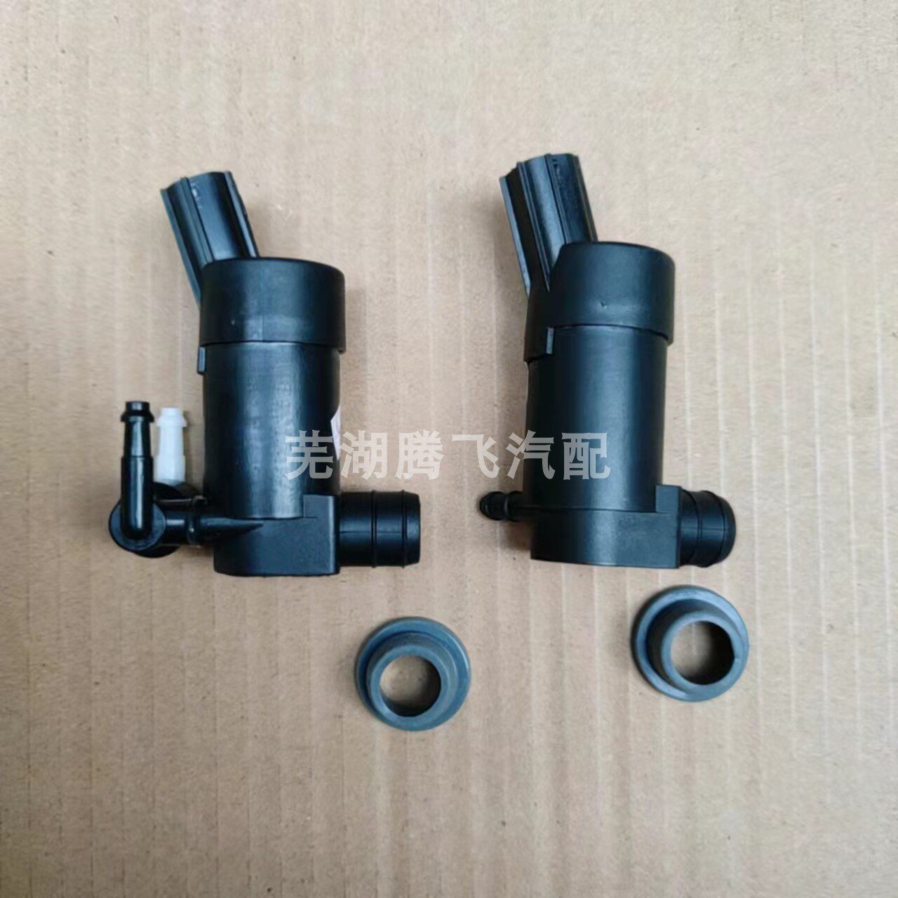 Adapted chery view 3 views to 3 views 5 glass water jet motor Rain scraping water spray jug motor Rain scraping water spray jug motor