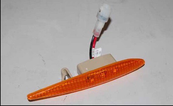 Original fit chorei Fengyun 2 direction light wing sub-board side lamp direction light A1 new wind cloud 2 leaf plate light side direction light