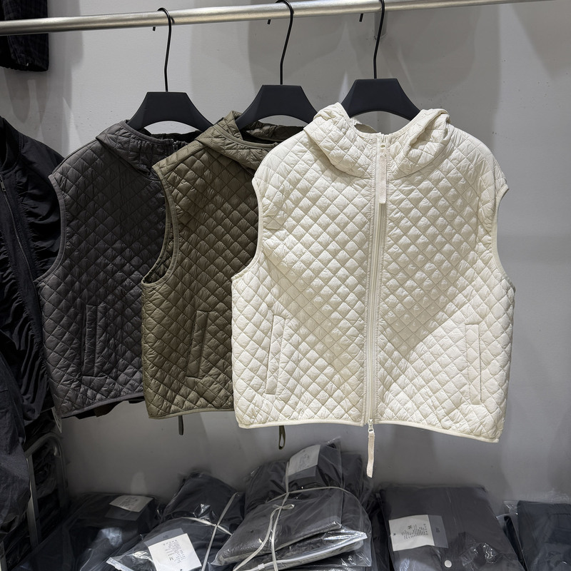 Diamond Quilted Hooded Padded Vest for Women, New Autumn and Winter Style, Lightweight Versatile Sleeveless Zip-Up Slimming Vest Jacket