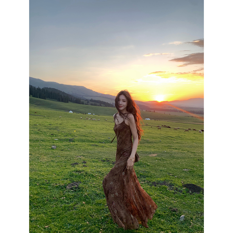 Xiaojunjun Britney Ninhui Red Gold/Golden Silk Print Vintage Oil Painting Style Mermaid Strap Dress Long Dress Xiaojunjun Britney Ninhui Red Gold/Golden Silk Print Vintage Oil Painting Style Mermaid Strap Dress Long Dress