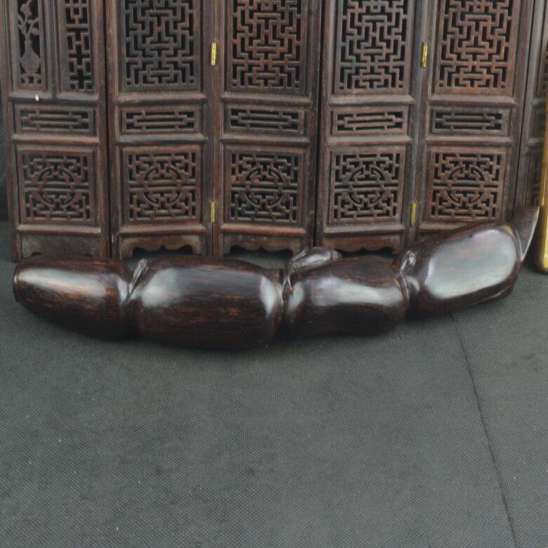 Old stock Hainan yellow flower pear lotus root wood carving purple oil pear handlebar piece red wood handmade engraving Wen playing with a piece of craftsmanship gift hem