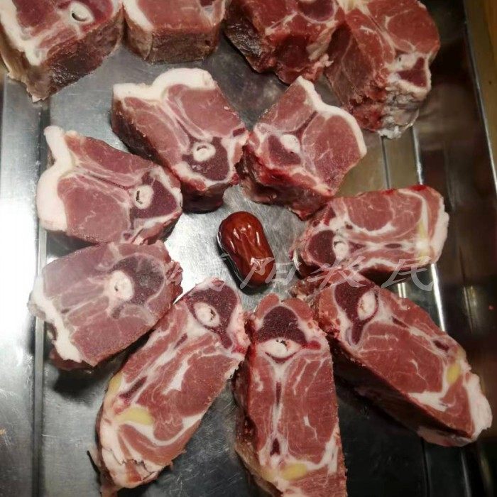 Inner Mongolia Yilun Bell Xiqi lamb fresh lamb full of meat lamb scorpion lamb crest bone soup ingredients a lot of meat