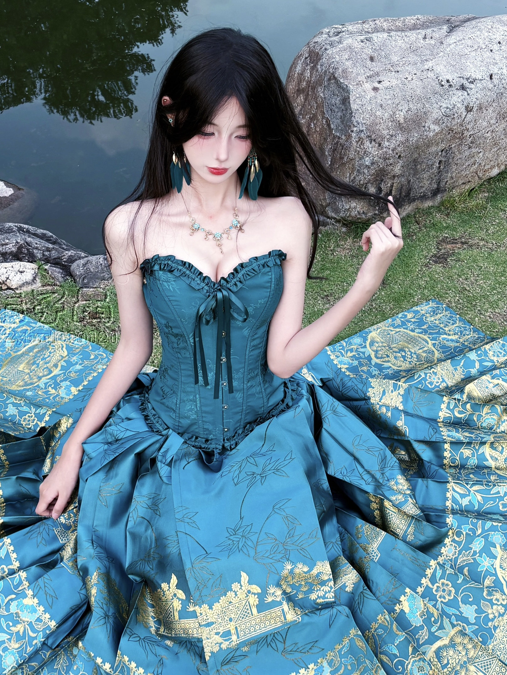 corset dress in chinese Lianlian bone clothing ~ chinese style peony embroider fish bone corset,  palace retrotube top, wear the charm of oriental charm!