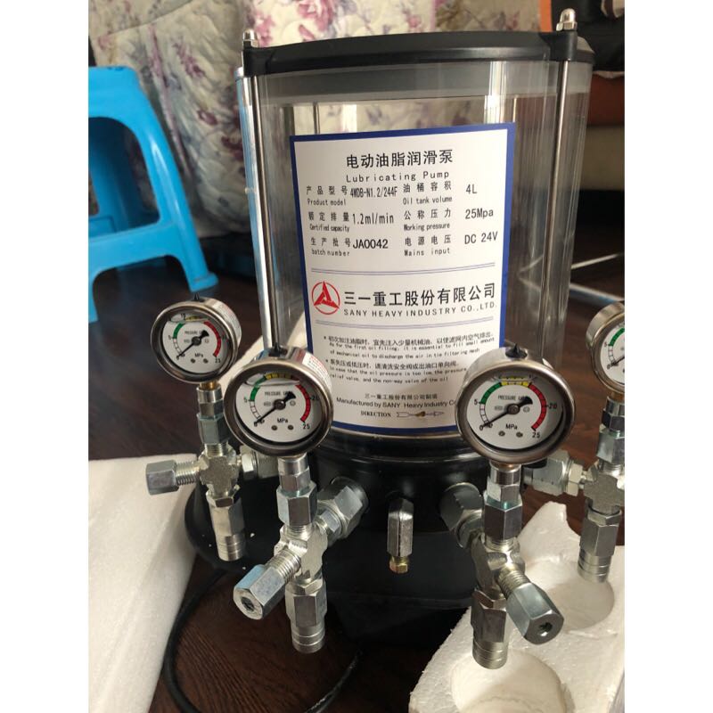 SANY mixer station host butter pump four outlet electric grease lubrication pump Weidong 4WDB-M1 2-244F