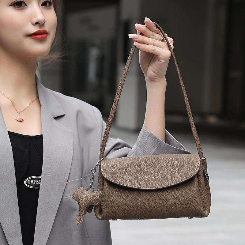 Retro Shoulder Bag 2026 Spring and Summer New Women's Bag High-End Small Square Bag Small Elephant Bag Cowhide Shoulder Crossbody Bag Retro Shoulder Bag 2026 Spring and Summer New Women's Bag High-End Small Square Bag Small Elephant Bag Cowhide Shoulder Crossbody Bag