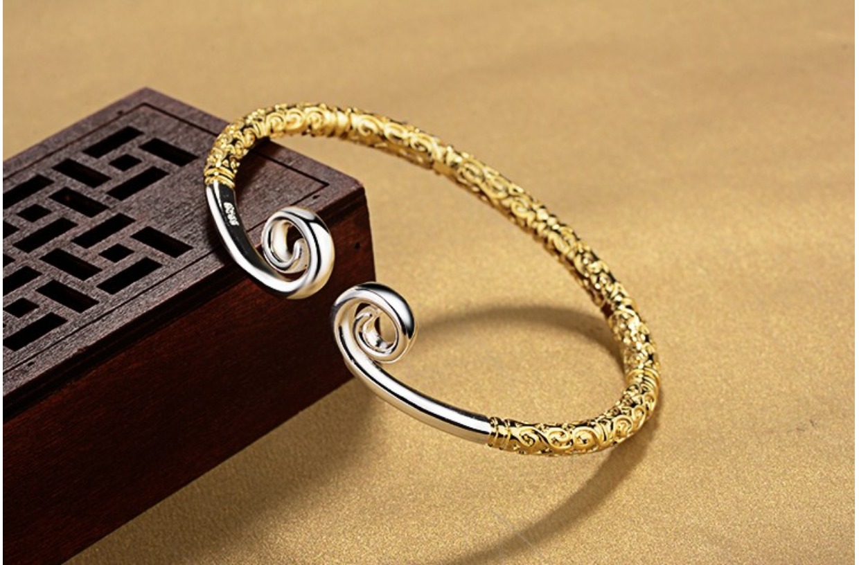 Valentine hoa du lịch mở vòng tay nam nữ mẫu đôi lưới đỏ tối cao kho báu chặt chẽ hoop vàng vòng đeo tay để gửi bạn gái của mình vòng tay bạc nam