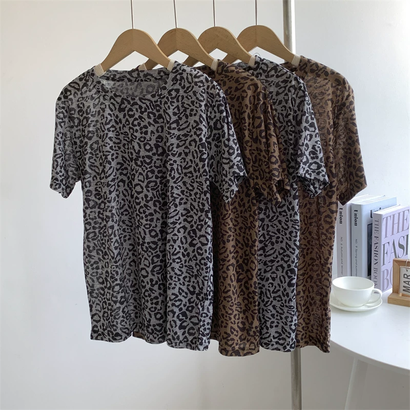 Tiansi cotton leopard pattern short -sleeved T -shirt women have a little slightly round collar, thin top, temperament gray practice service female