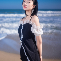 Korean hipster covering meat slim flat corner ins shoulder strap one-piece swimsuit skirt 2021 New Swimwear