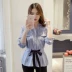 Mùa xuân và mùa thu Mới của phụ nữ Hàn Quốc Loose Slim Eo Bow Tie Áo cổ chữ V dài tay sọc hàng đầu Áo sơ mi