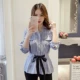 Mùa xuân và mùa thu Mới của phụ nữ Hàn Quốc Loose Slim Eo Bow Tie Áo cổ chữ V dài tay sọc hàng đầu