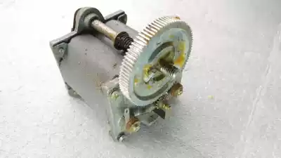 Old-fashioned idle hand-cranked magnet telephone hand-cranked alternator Yellow thorn fish Yellow catfish Angding fish generator