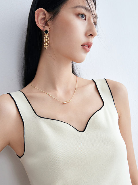 Diseinis Summer New Fashion Knitted Outerwear Vest Layered Short Striped Top Black Camisole for Women