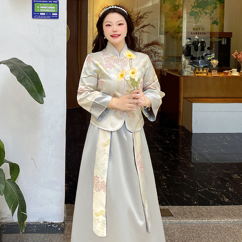 Chinese-Style Bridesmaid Dress Plus Size for Chubby Women, Autumn and Winter Long-Sleeved Satin Gray Chinese Wedding Bridesmaid Dress Chinese-Style Bridesmaid Dress Plus Size for Chubby Women, Autumn and Winter Long-Sleeved Satin Gray Chinese Wedding Bridesmaid Dress