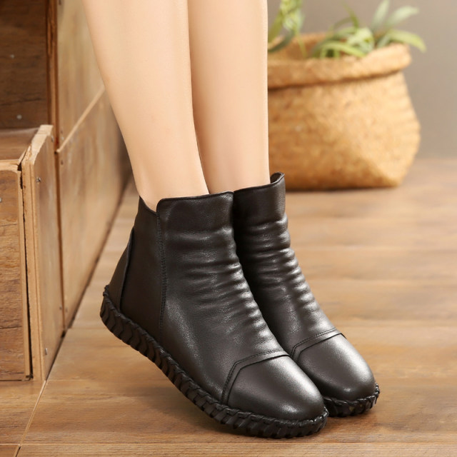 Genuine leather boots autumn and winter mother's shoes plus velvet cotton shoes large size women's shoes soft sole leather shoes soft leather flat short boots