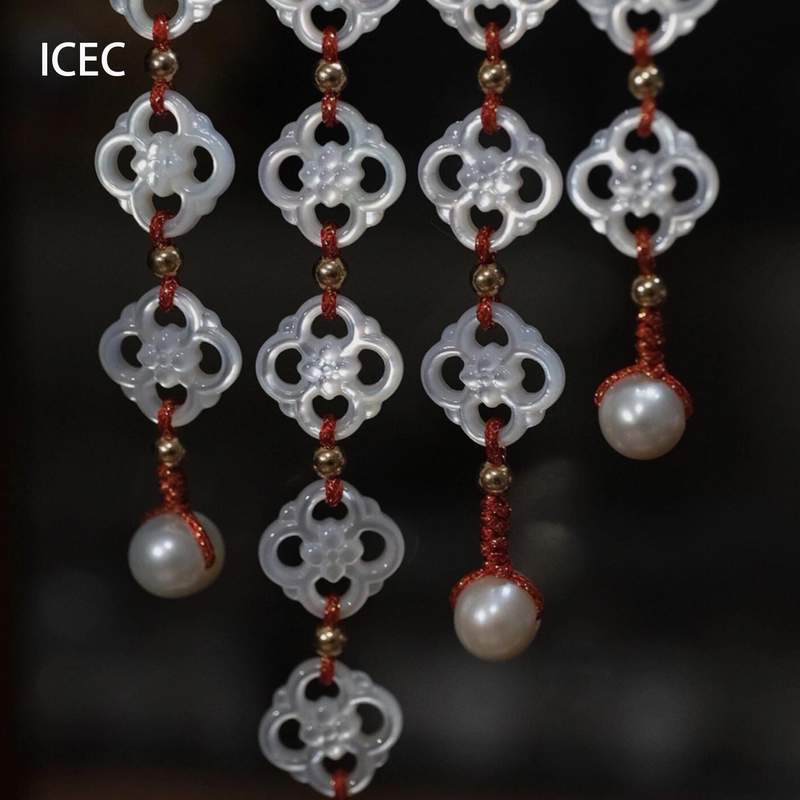 White Mother-Of-Pearl Hollow-Carved Freshwater Pearl Bracelet, Cool and Elegant, Light Luxury, Fashionable and High-End, New Chinese Style Jewelry White Mother-Of-Pearl Hollow-Carved Freshwater Pearl Bracelet, Cool and Elegant, Light Luxury, Fashionable and High-End, New Chinese Style Jewelry