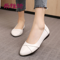 Big Code Genuine Leather Soft-bottom Mom Shoes Spring Autumn Cash in shallow mouth Single shoes Middle flat Women shoes Breathable Casual Fashion Non-slip